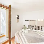 Lucia Villa *